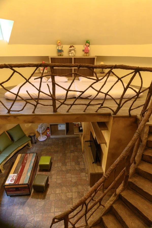 Mushroom Forest Guesthouse Camping Site 埔里 エクステリア 写真