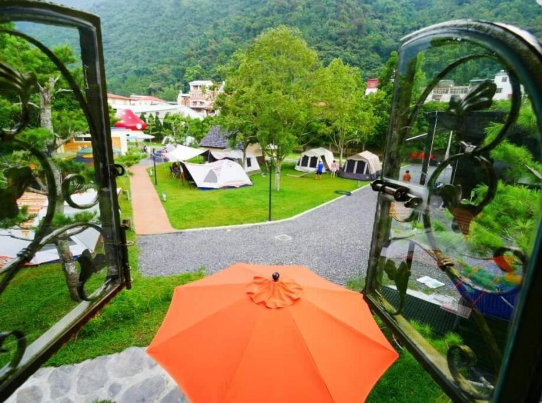 Mushroom Forest Guesthouse Camping Site 埔里 エクステリア 写真